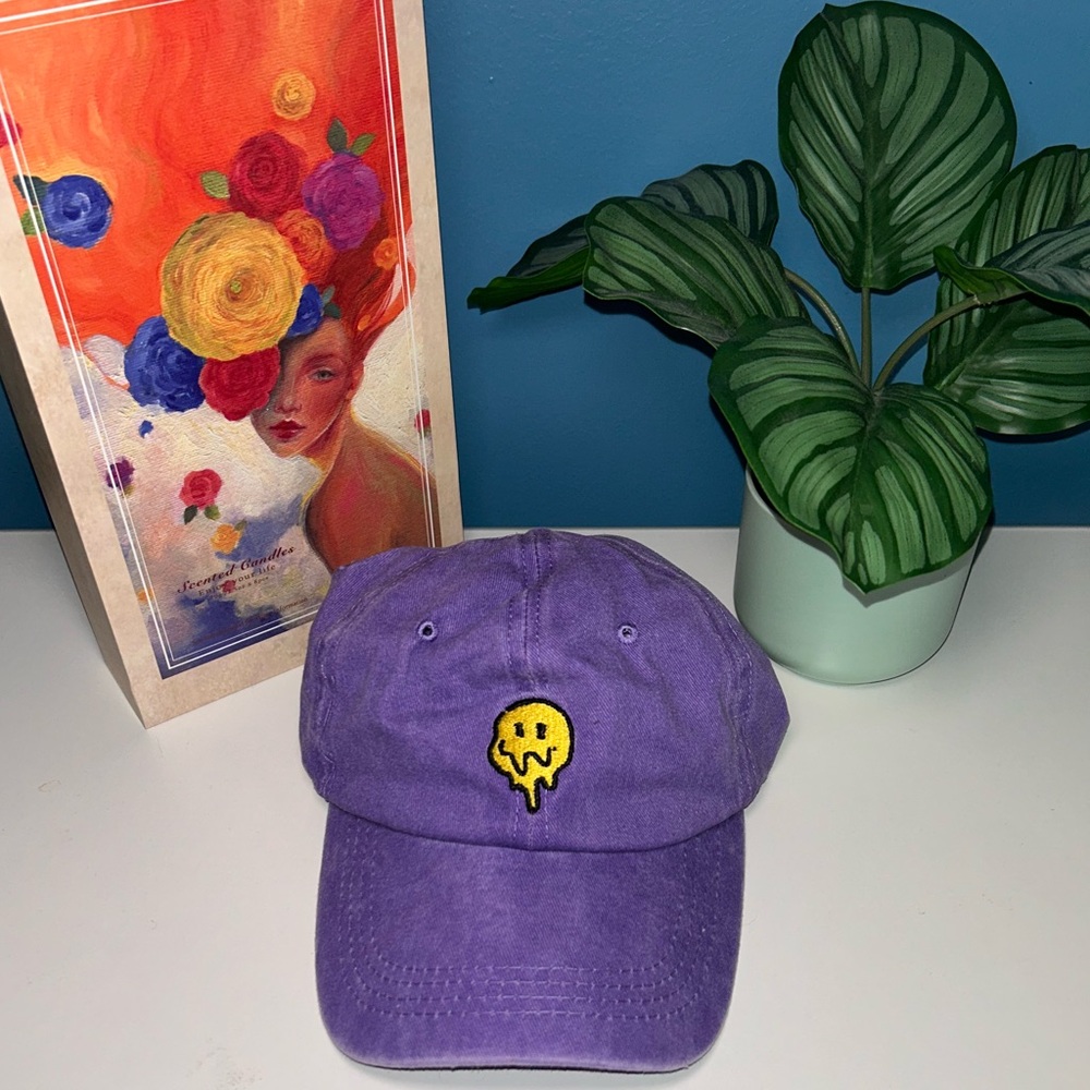 WOMENS PURPLE CAP WITH YELLOW EMBROIDERED SMILEY FACE